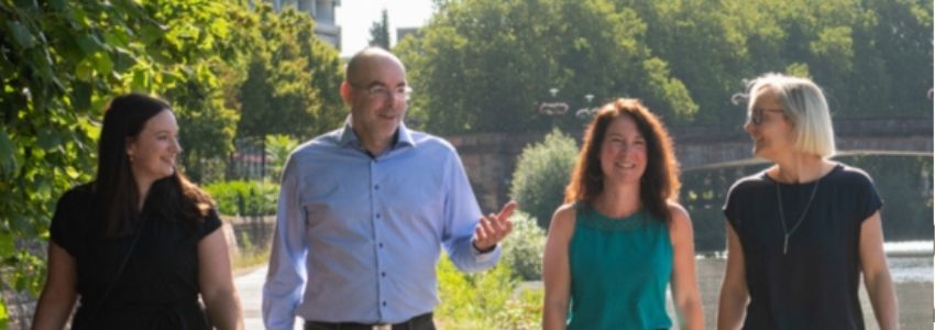 Teammeetings beim Spazierengehen