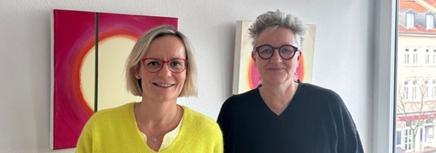 Frauenpower trifft Kunst: Wie wir durch künstlerische Bürogestaltung neue Inspirationsquellen schaffen&quot;