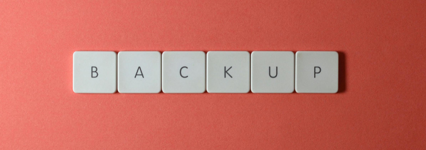 Bild von Gerd Altmann auf Pixabay Spielsteine mit der Ausschrift "B-A-C-K-U-P"