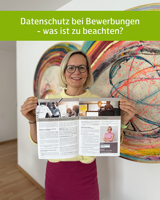Sandra Dury zeigt den Beitrag "Datenschutz bei Bewerbungen" im WIN Journal